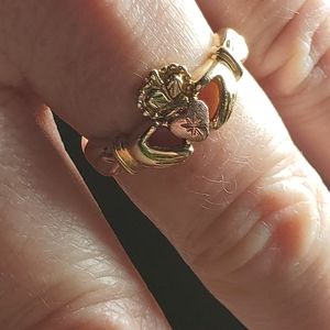 Claddagh Black Hills Gold size 8